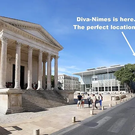 Opera-style Downtown Maison Carre نيم