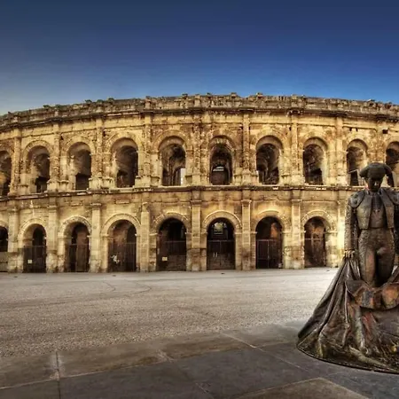 Opera-style Downtown Maison Carre شقة