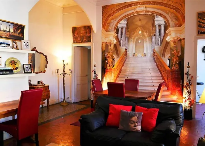 Opera-style Downtown Maison Carre شقة نيم