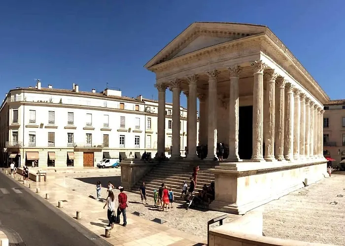 Opera-style Downtown Maison Carre Apartment Nimes
